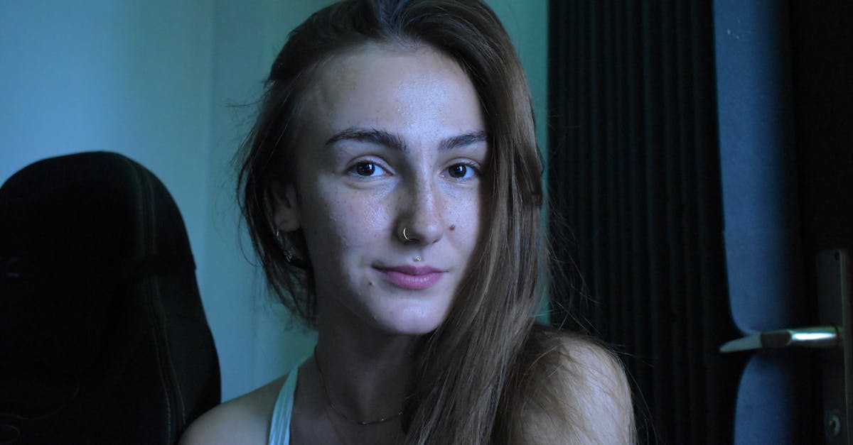 How to Choose the Right Cleanser for Healing Eyebrows